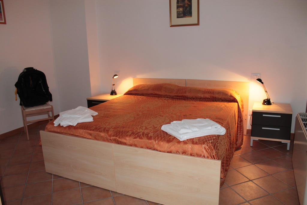 Residence Sol Levante Фраскати Номер фото