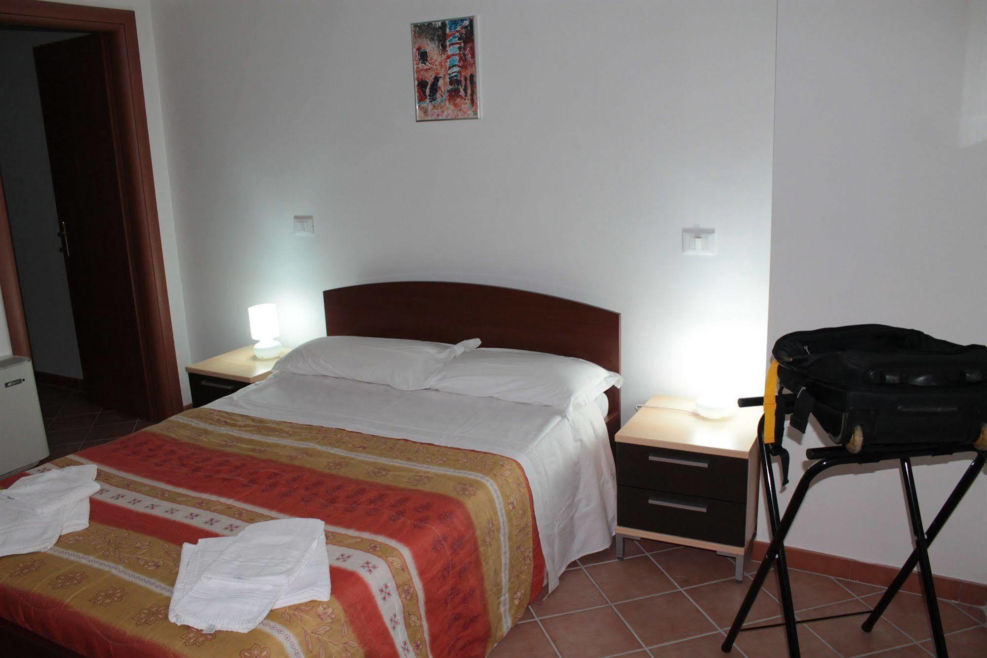 Residence Sol Levante Фраскати Экстерьер фото