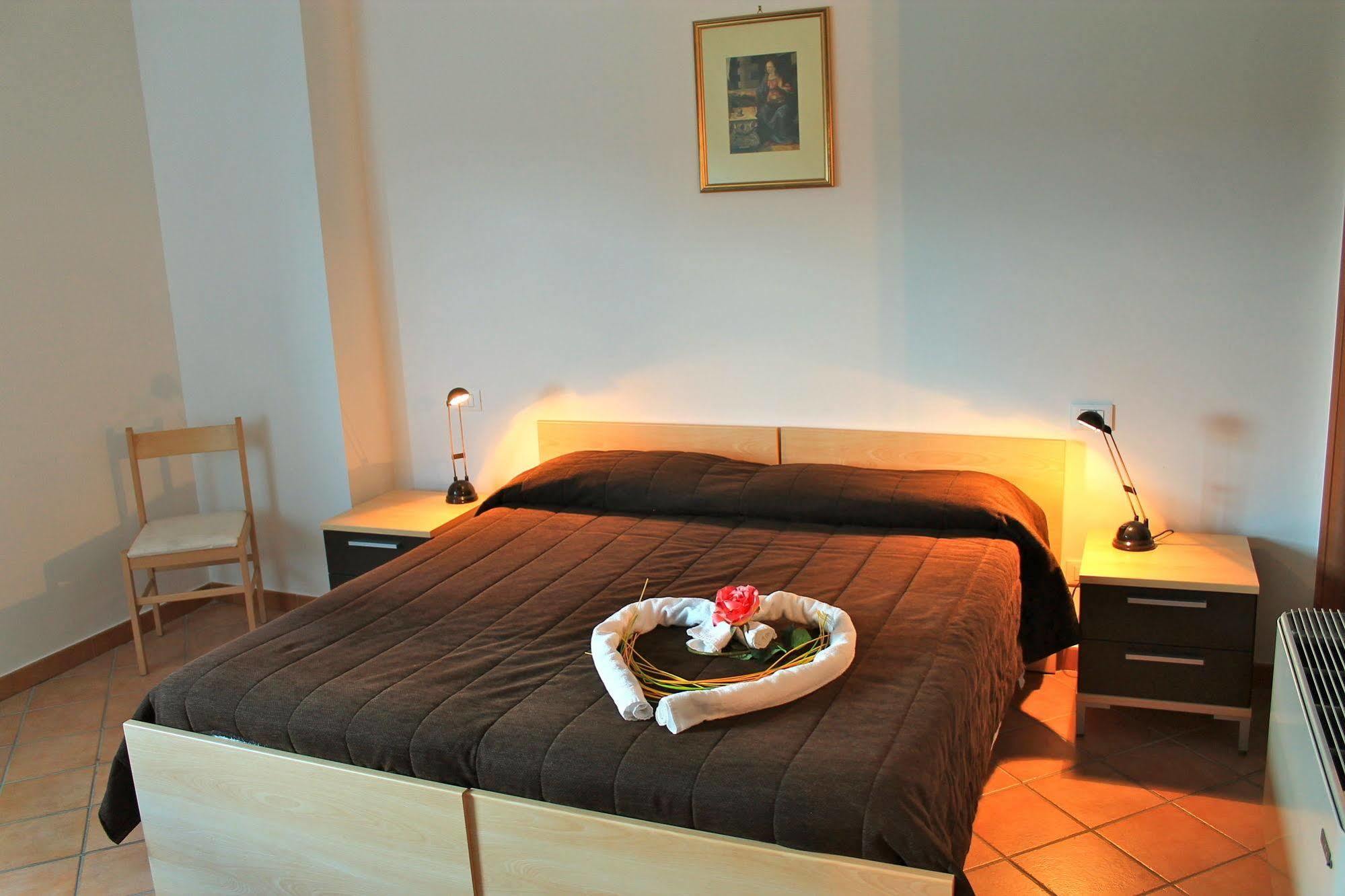 Residence Sol Levante Фраскати Экстерьер фото